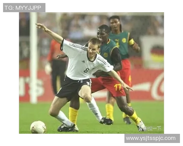 足球明星与队友关系紧张引发媒体热议球队内部氛围堪忧